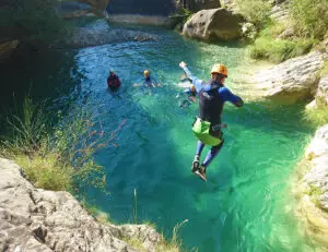 Saut dans les cascades du canyon de la Barbaira en Italie - Les Geckos