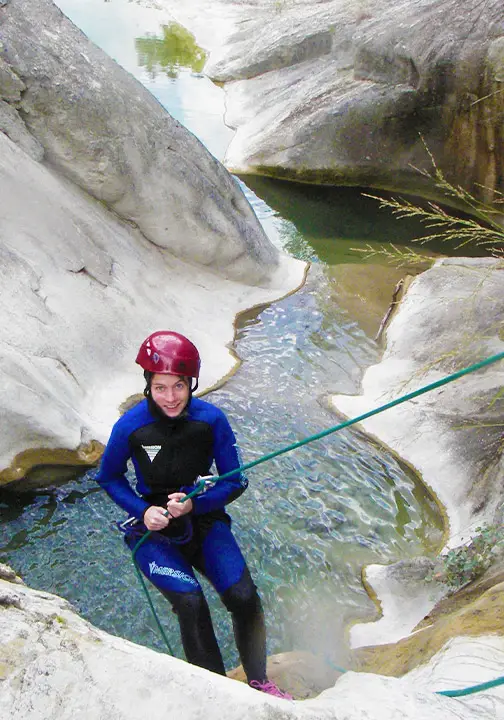 Descente en rappel dans le canyon de Cuebris - Les Geckos