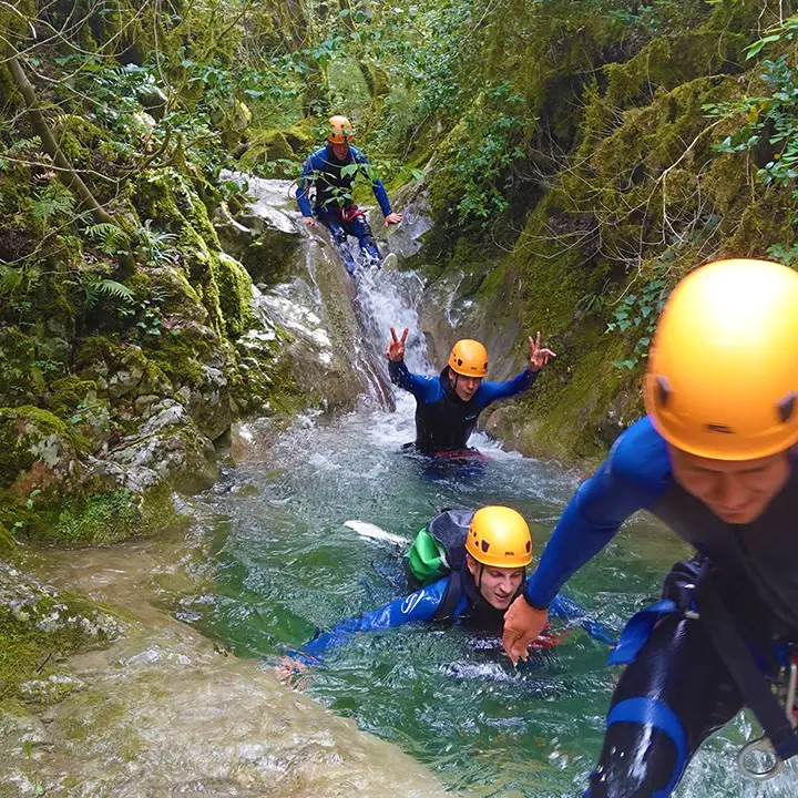 Progression aquatique dans le canyon du vallon de l'Imberguet - Les Geckos